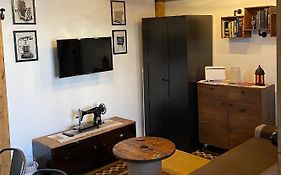 Theroom